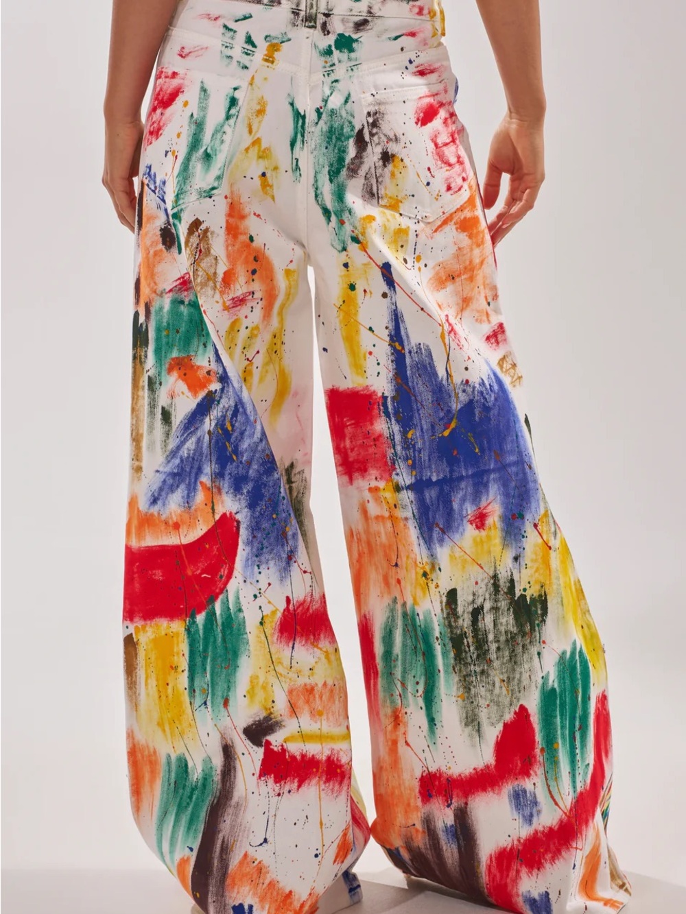 AKIRA White Wide-Leg Jeans with Multicolor Paint-Splash Print